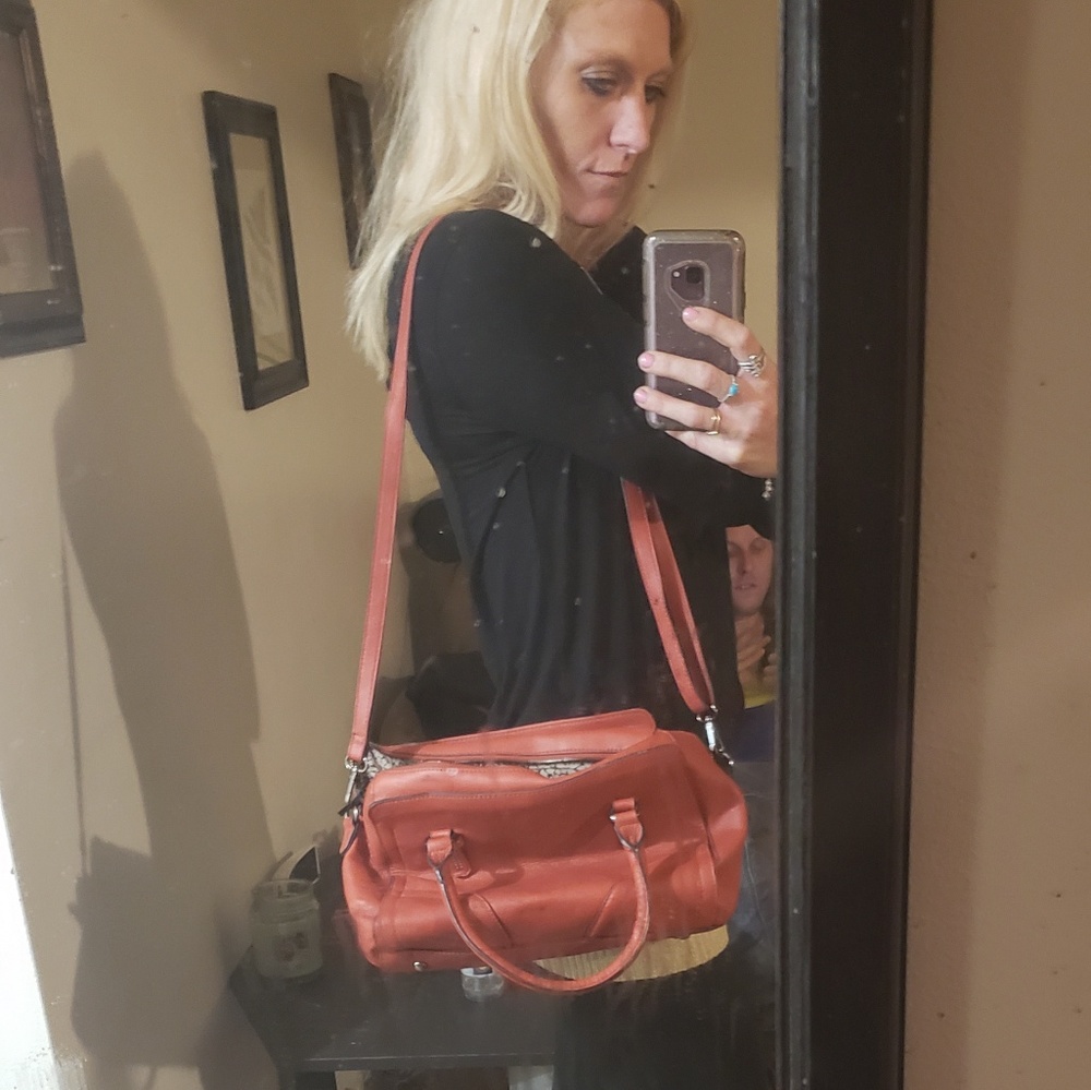 Max studio handbag